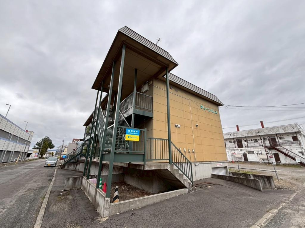 クリーンパレス外観