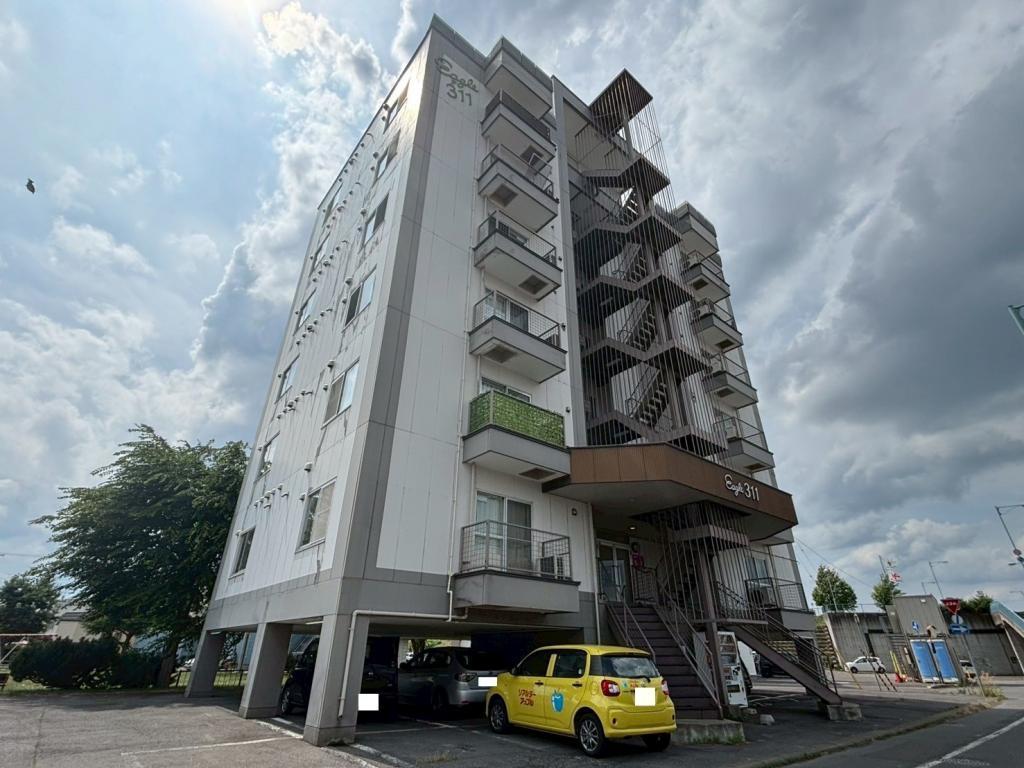 イーグル３１１外観