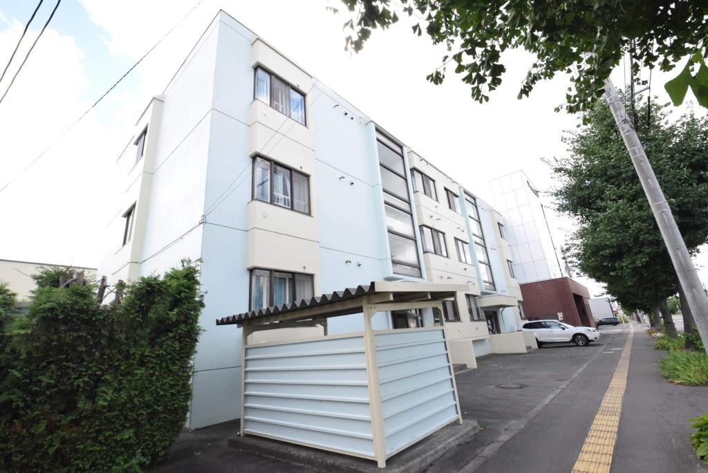 プラザ８０１外観