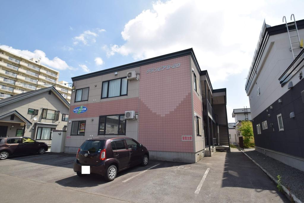 グランビア８・２０外観