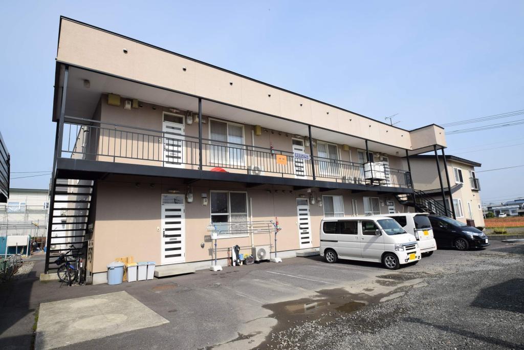 永山８１７ハイツ１０２外観