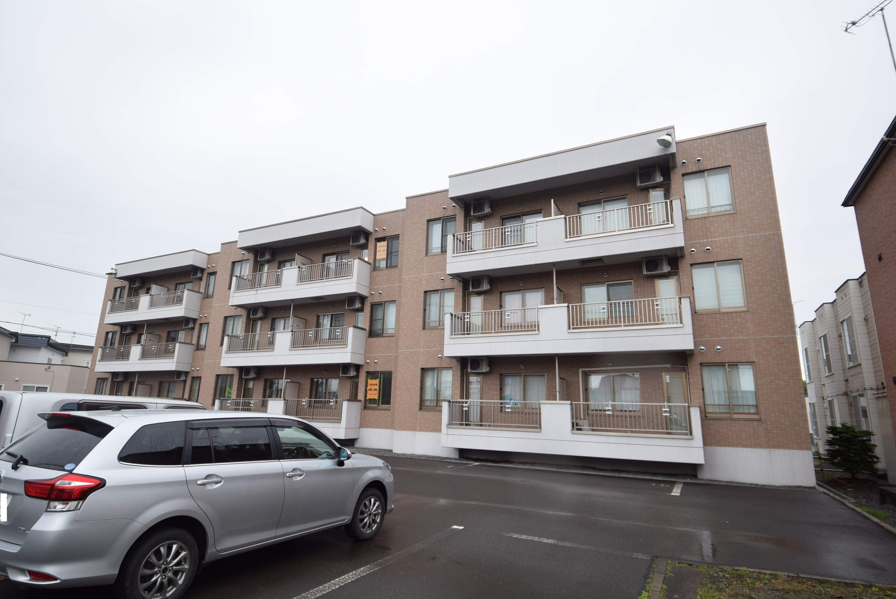 エステートＳＡＴＯ 北海道旭川市神楽七条11丁目6-10