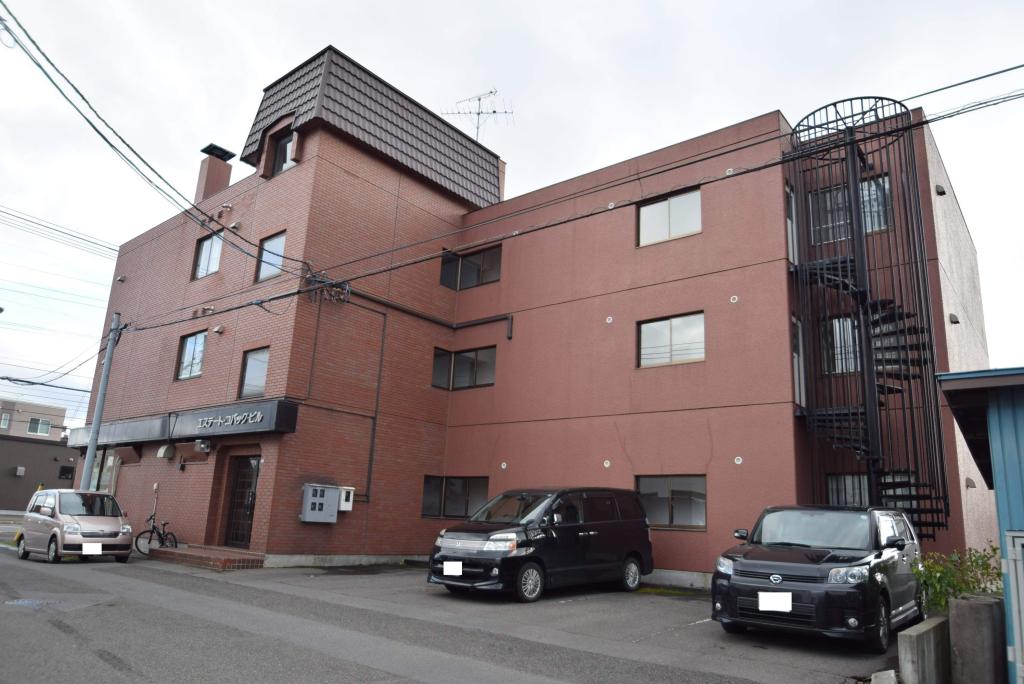 エステートコバックビル外観