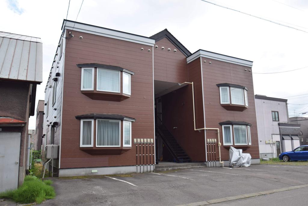 ウエストＥ 北海道旭川市東八条1丁目5-8