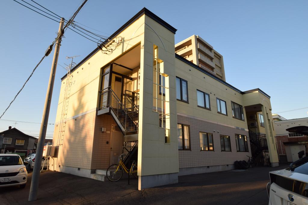 リファイン外観