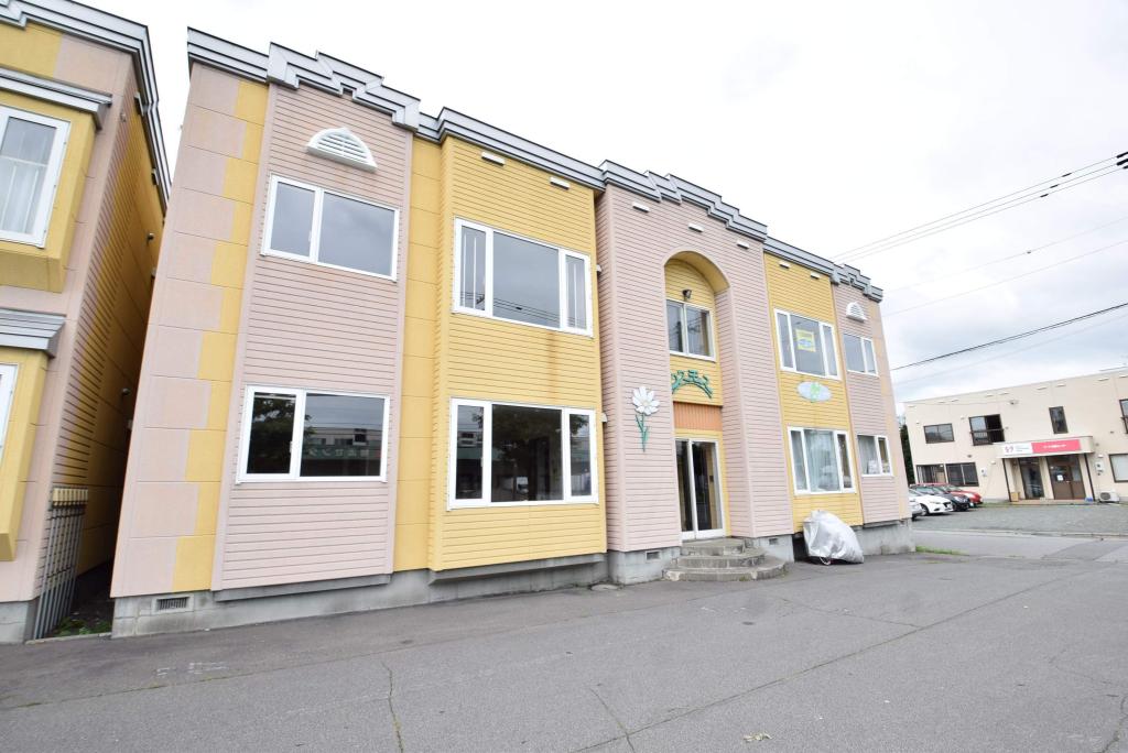 コスモス 北海道旭川市流通団地二条2丁目21-3