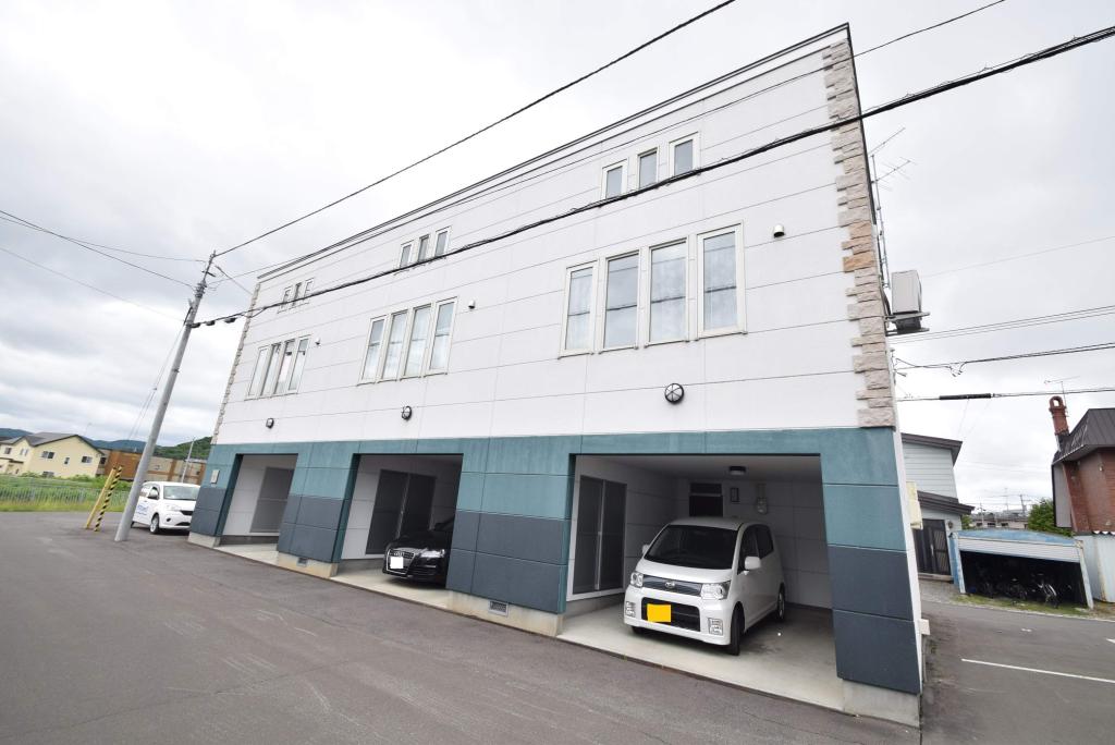 フォレストＡ 北海道旭川市緑町23丁目2196-28-1