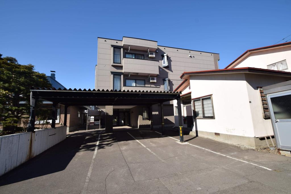 ラヴェニュー 北海道旭川市東光十四条3丁目6-8