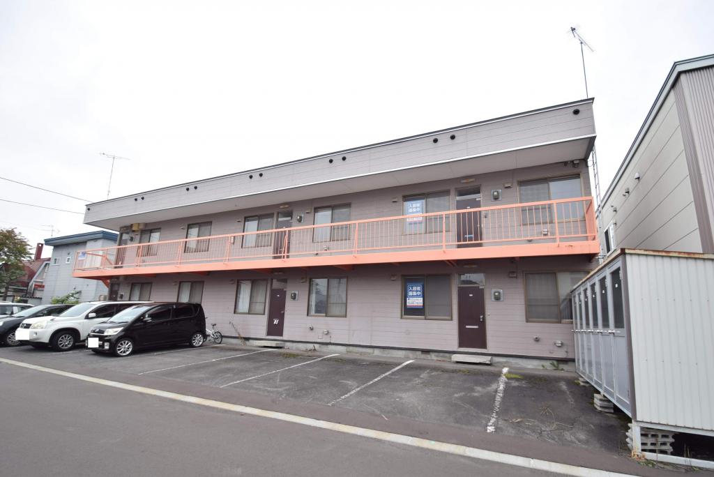 見本林ハイツＢ棟２０３外観