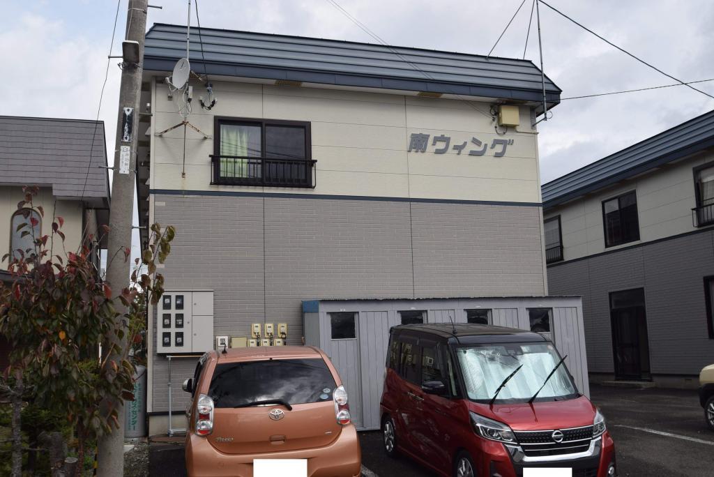 南ウィング外観