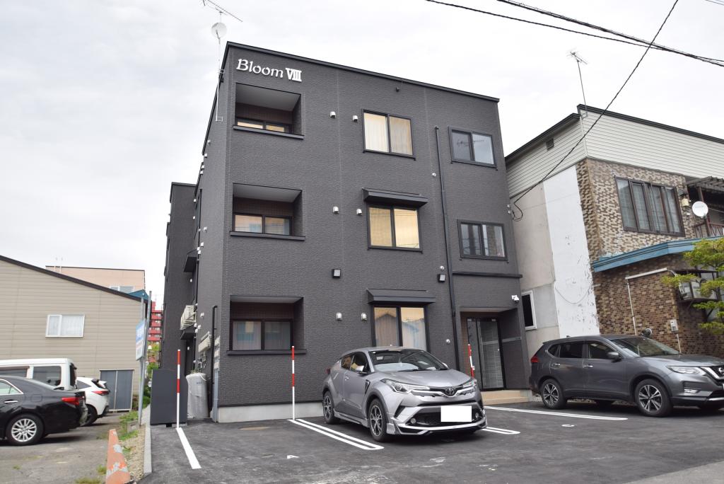 ブルーム８ 北海道旭川市二条通12丁目472-2