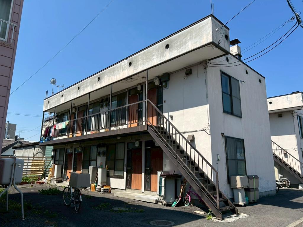 ホワイトホース B棟201外観