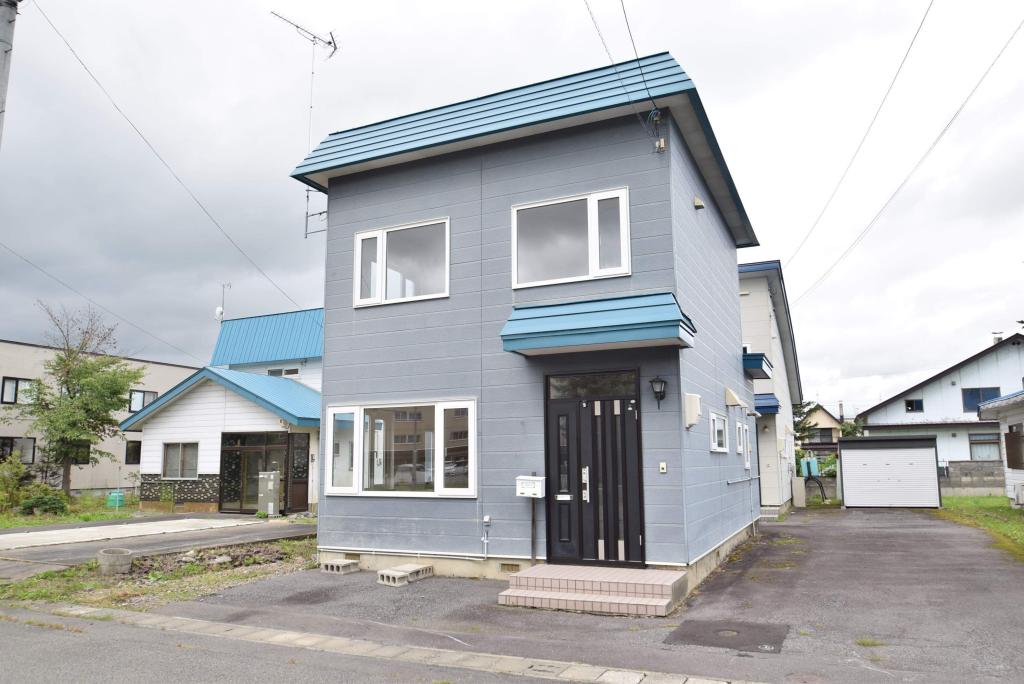 東鷹栖４－４安部邸貸家外観