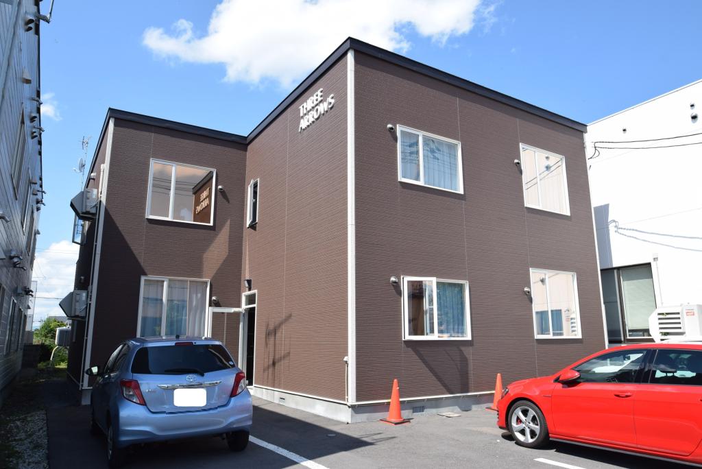 ＴＨＲＥＥ　ＡＲＲＯＷＳ２０２外観