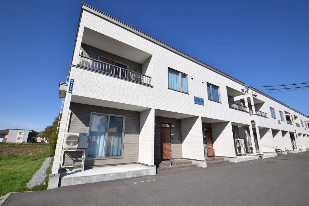ＡＬＢＩＯⅣ 北海道上川郡比布町新町4丁目16-14