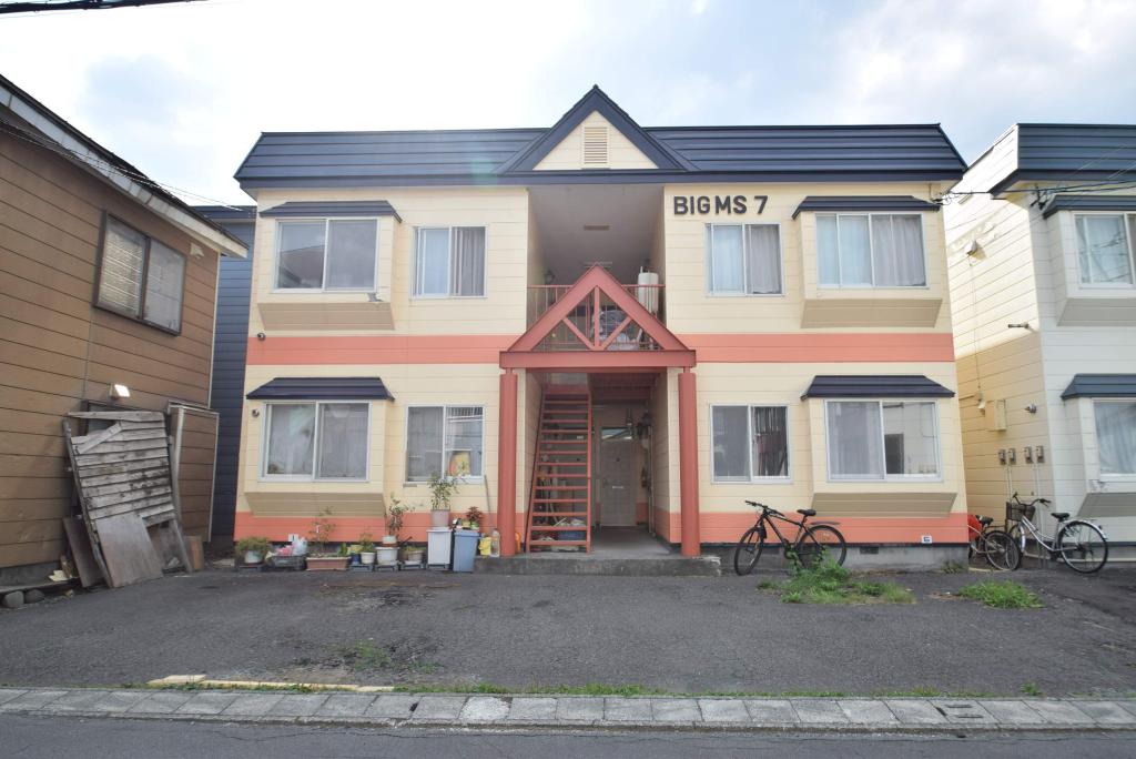 ＢＩＧ　ＭＳ７Ａ２０５写真2